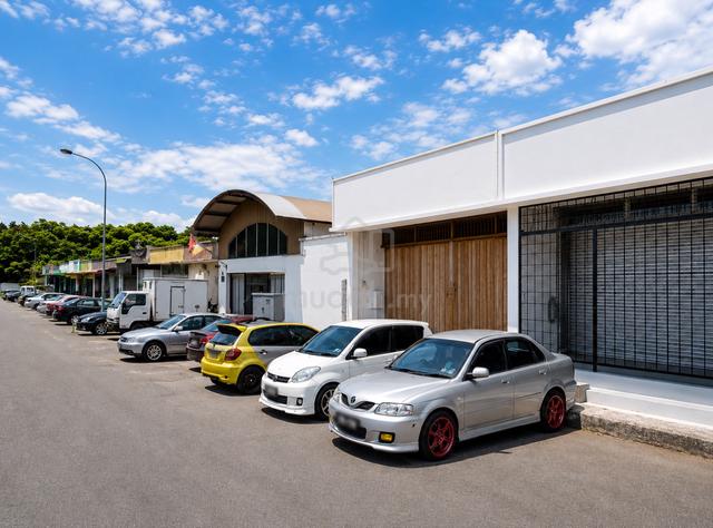 Freehold Temasya Glenmarie 1.5 Storey Link Factory For Sale Shah Alam 1