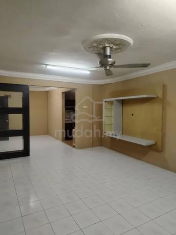 saujana apartment 1