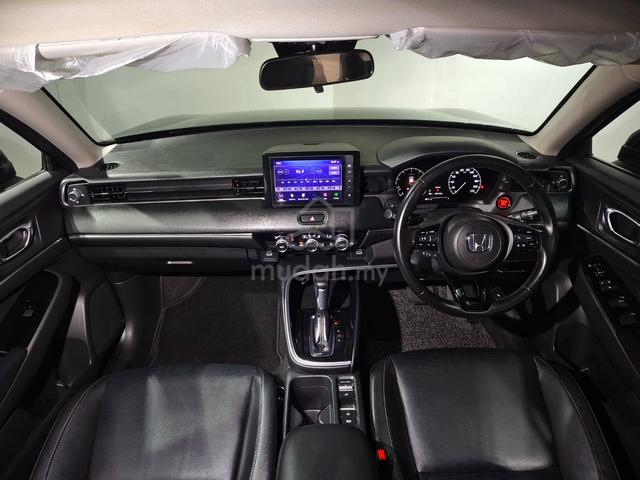2024 Honda HR-V 1.5 V Spec Turbo 1Owner Like New - 3