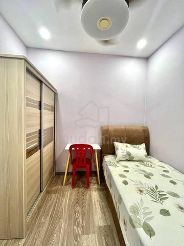 Damansara Mix Gender Uint Single Room For Rent @ uinted point 1