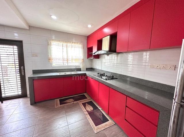 Taman Pinggiran Putra Double Storey Terrace House 4R3B 18x60 Near MRT 1