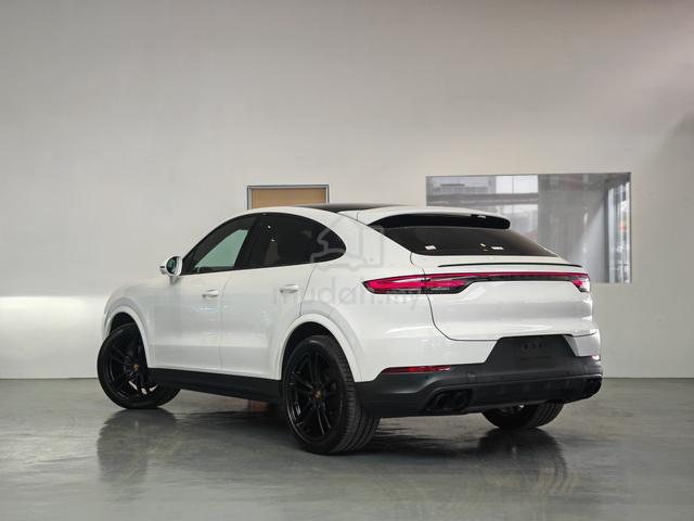 READY STOCK 2021 Porsche CAYENNE COUPE 3.0L V6 - 2