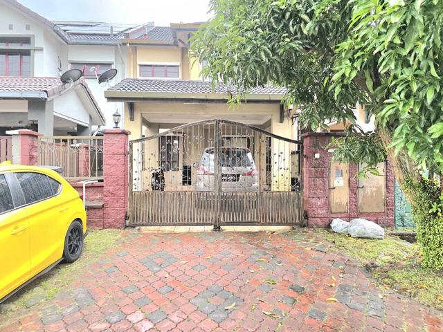 Double Storey Terrace Jalan Adang, Bukit Jelutong 1