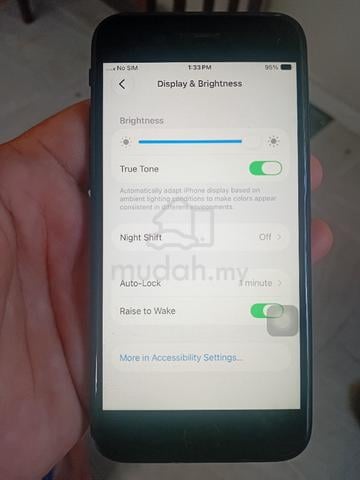 iphone se 64gb 2020 - photo 3 of 6