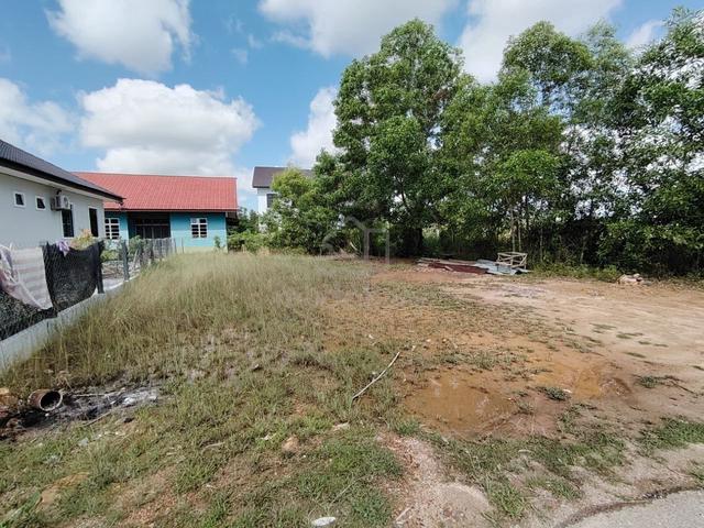 Tanah Lot Banglo Kg Conang,Dekat Stadium Gong Badak,Jalan Semarak 1