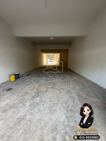 Facing Main Road Double Storey Shoplot For Sale @ Seremban 2 Vista Ria 1