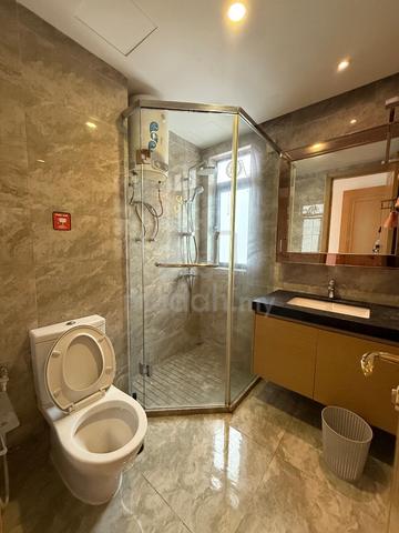 R&F Princess Cove / Master room attached toilet / JB town / Near CIQ 3