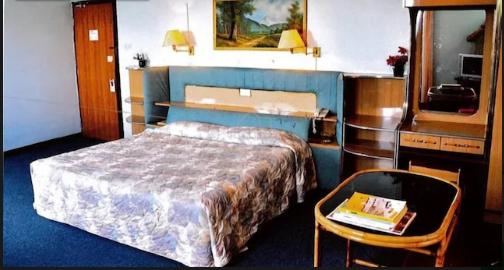 Sandakan no deposit hotel room for rent 1