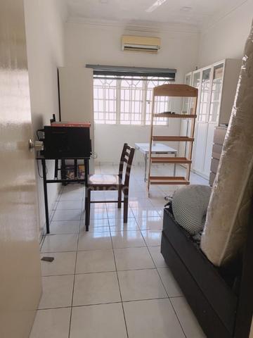 Partially furnished Bayu Perdana House For Rent 5