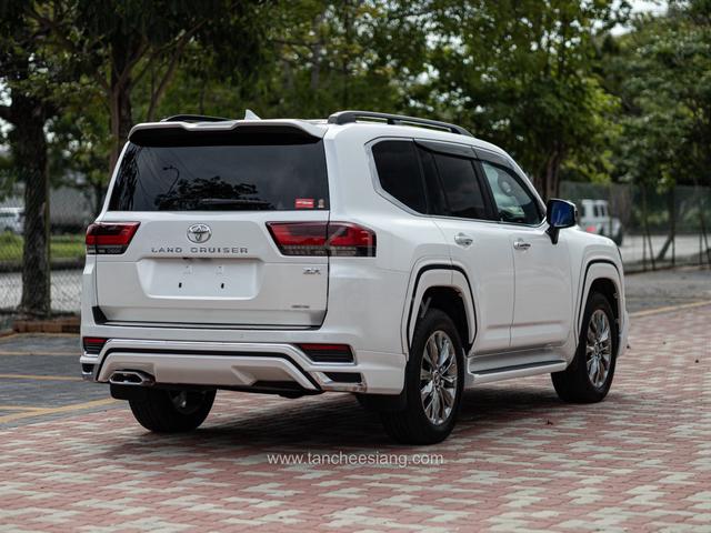 2024 Toyota Land Cruiser 3.5 ZX Petrol 6A Bodykit - 3