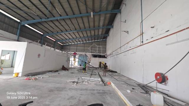 1.5 Storey Factory / Warehouse Corner Hulu Langat (Q1003) 1