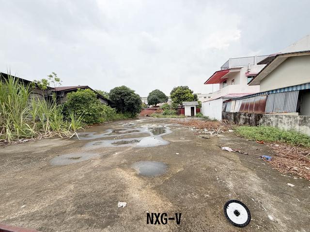 LIMITED UNIT !! 4480ft Pekan Meru Residential Land With Wooden House 1