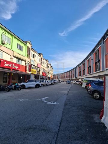 Grd flr shoplot, 600 sf, Medan Puteri, Bdr Tasik Puteri, Rawang 1