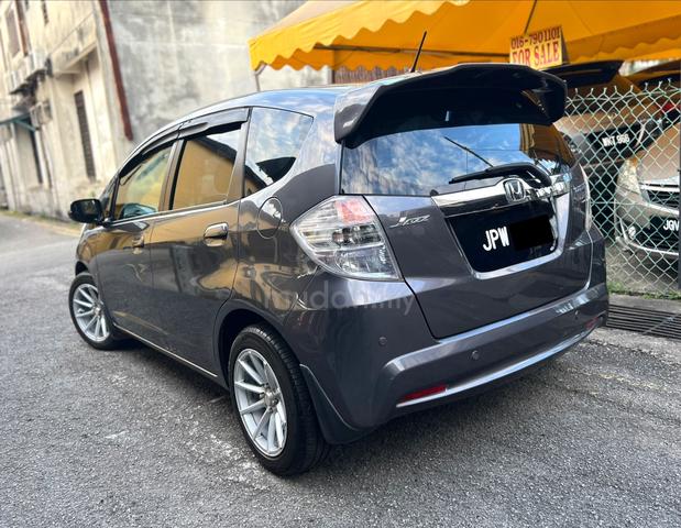 2014 Honda JAZZ 1.3 H *F.LOAN/ReverseCam/SportRim - 2