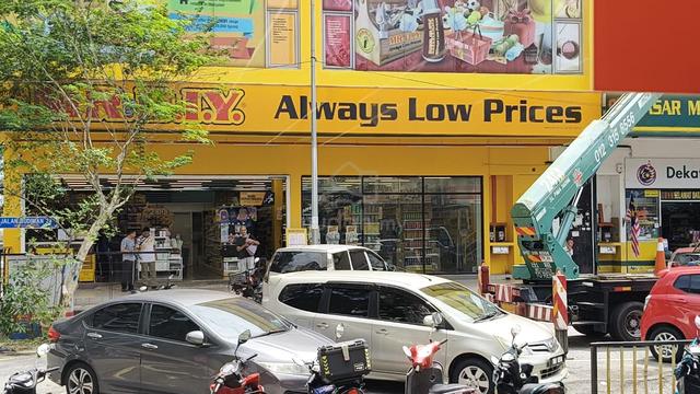 commercial lot 1