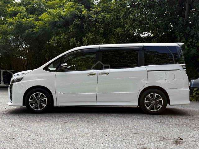2018 Toyota VOXY 2.0 ZS  (A) - 3