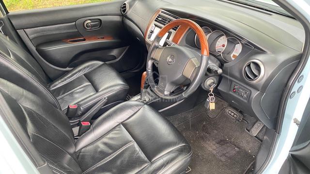 2012 Nissan GRAND LIVINA 1.8 PREMIUM/AUTECH MC - 4