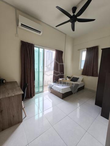 (Room For Rent) Single Balcony Room @ Jelutong 1