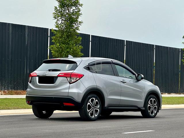 HONDA HR-V 1.8 E🔥FULL LOAN✅CARKiNG‼️‼️‼️ - 3