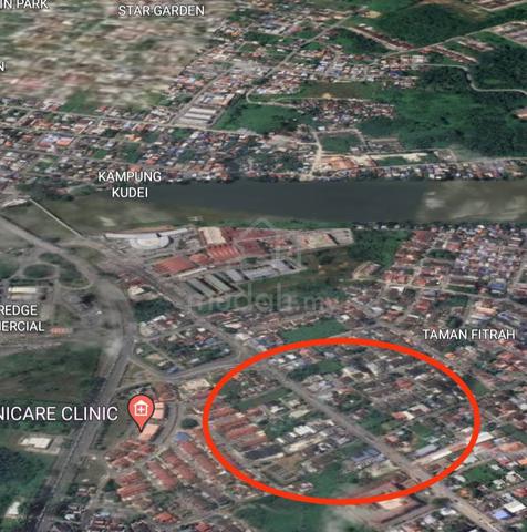 Mixed Zone First Lot Flat Land Face Main Road For Sale At Matang 1