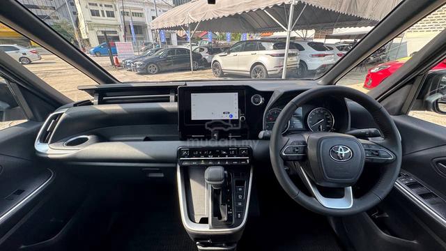 Toyota Voxy 2.0 Unreg/FULL LOAN/8 YEARS WARRANTY - 5