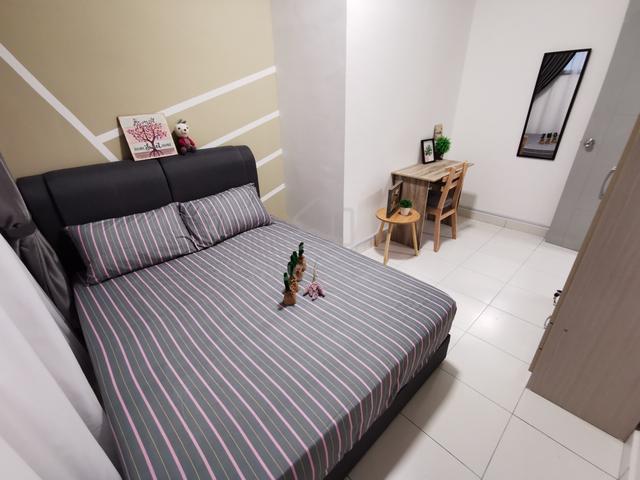 Middle Room for Male in Axis Crown at LRT Pandan 1