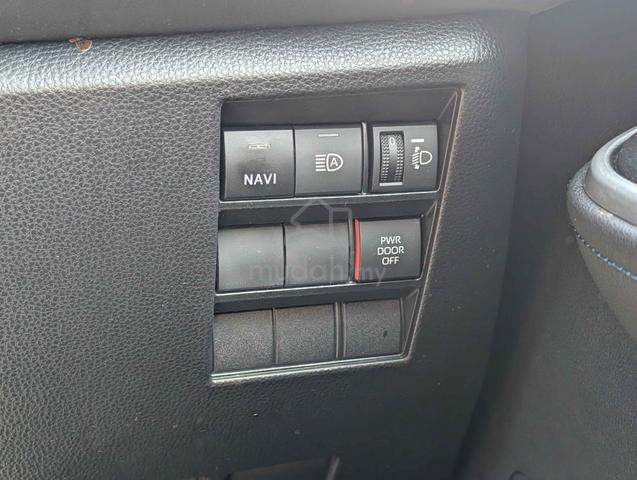 EASY LOAN / READY STOCK / NEW Toyota VOXY 2.0 S-Z - 3