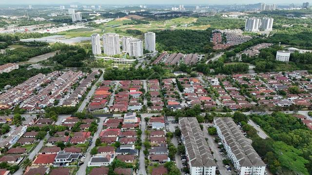 Bungalow 1st Sty Taman Kota Perdana, Bdr Putra Permai, Seri Kembangan 1