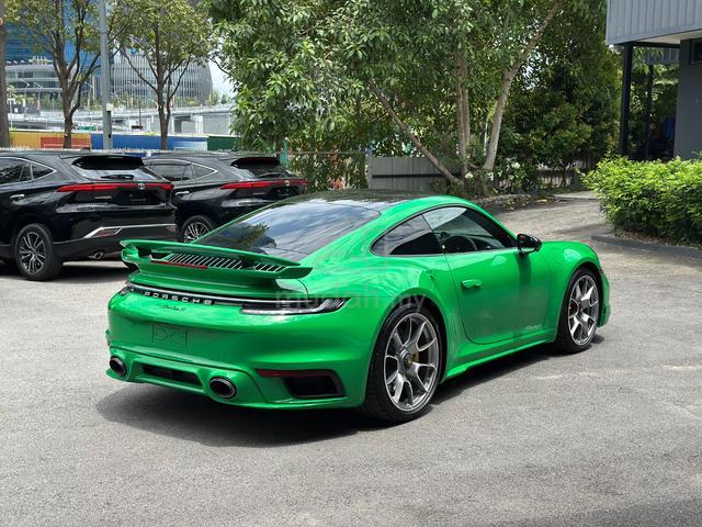 PYTHON GREEN 2023 Porsche 911 3.7 TURBO S CARBON - 4