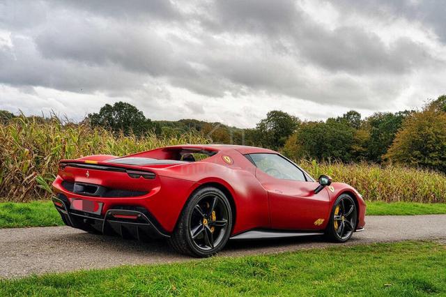 2023 Ferrari 296 GTB MATTE RED CARBON PACK JBL 8K - 4