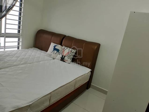 1 TEBRAU RESIDENCES – MEDIUM ROOM FOR RENT (Near CIQ) 1