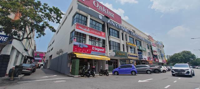 Freehold 3 Storey Shop Tmn Puchong Utama MainRoad Frontage 1