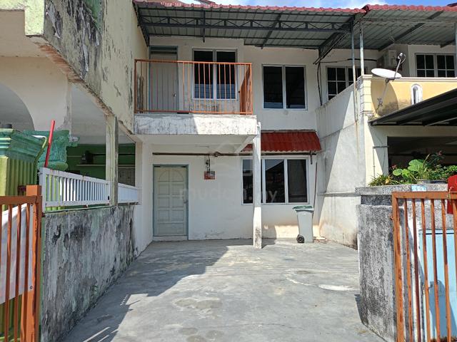 Rumah Teres 2 Tingkat di Taman Tasik Jaya 1