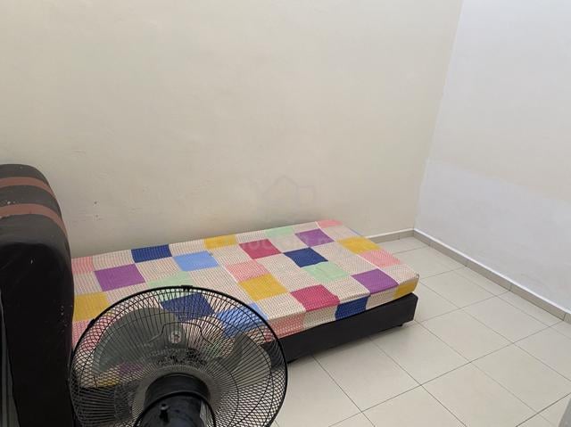 Bilik Sewa pandan jaya room 1