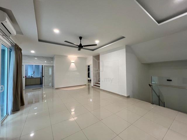 Taman Puncak Indah Bandar Sungai Long Semi D Freehold 3.5storey Landed 1