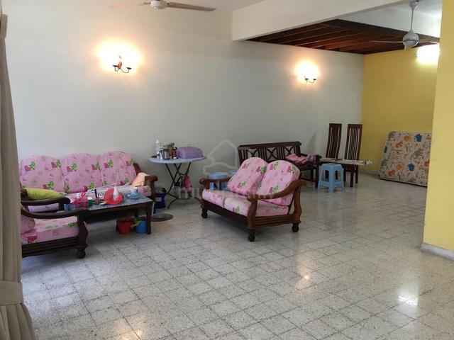 2 storey house @ taman Serdang utama Seri Kembangan 1