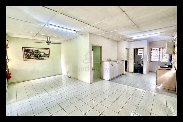 BOOKING 1Kš„ CORNER LOT LEVEL 1 Impian Indah Townhouse Sungai Buloh 1