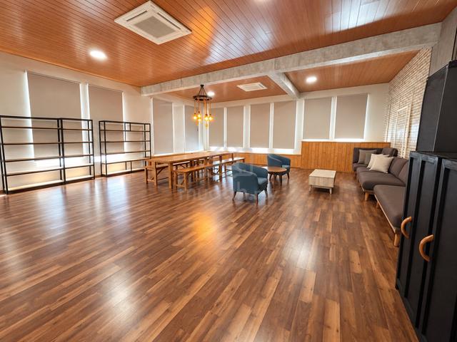 Showroom/ Office/ Event Hall 1,976 sq ft Corner lot, KK Times Square 1