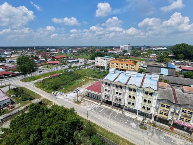 Teluk Intan 2 Shoplot Kedai Hotel Homestay Event Hall Kilang with Lift 1