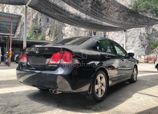 Honda Civic 1.8 I VTEC - 1