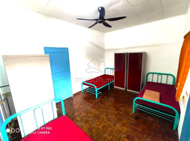 Bilik dekat Hospital Sultan Ismail (HSI) serta Desa Cemerlang 1