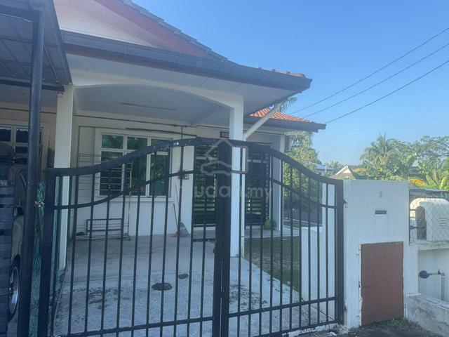 Teluk Panglima Garang,single storey terrace for sale,end lot 1