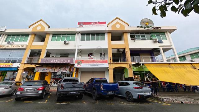 Penampang shoplot with approximately 8.18% gross rental yield 1
