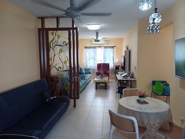 De Bayu Apartment 1