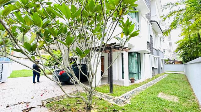 Corner Lot 🏠 FReeHoLd Bungalow Anjung Melati GomBak Setapak 3