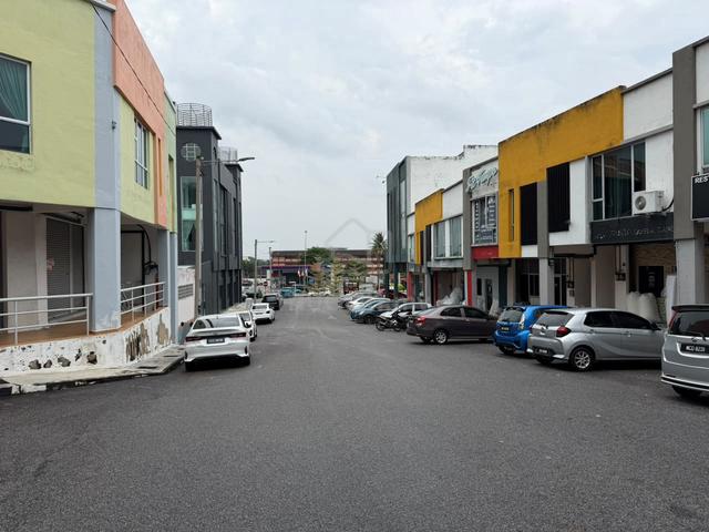 FREEHOLD Double Storey Shoplot For Sale @ Taman Puncak Bertam Melaka 1