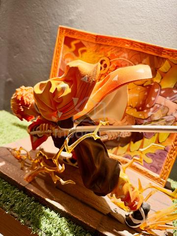 Demon slayer zenitsu figure - photo 2 of 3