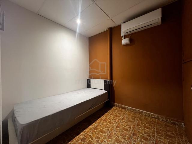 5Mins walk to KL Sentral|Private Room Rent in Brickfields Low Deposit 1