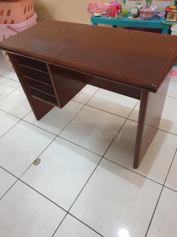 TV table desk  - photo 5 of 5