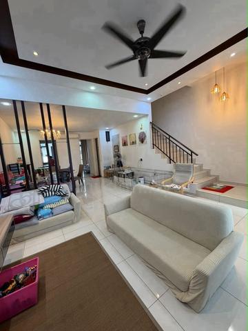 Brighton @ Eco summer / Double Storey Terrace House / North 1